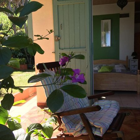 Bed and Breakfast Chez Mamie Les Avirons Екстер'єр фото